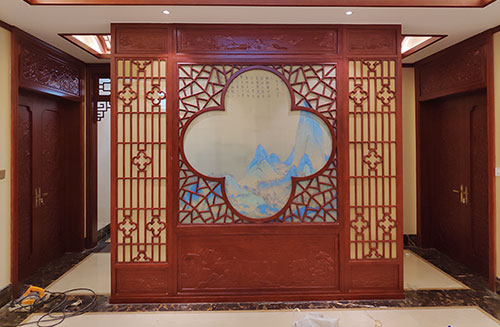 鹤峰会所室内装修中式仿古实木屏风隔断展示